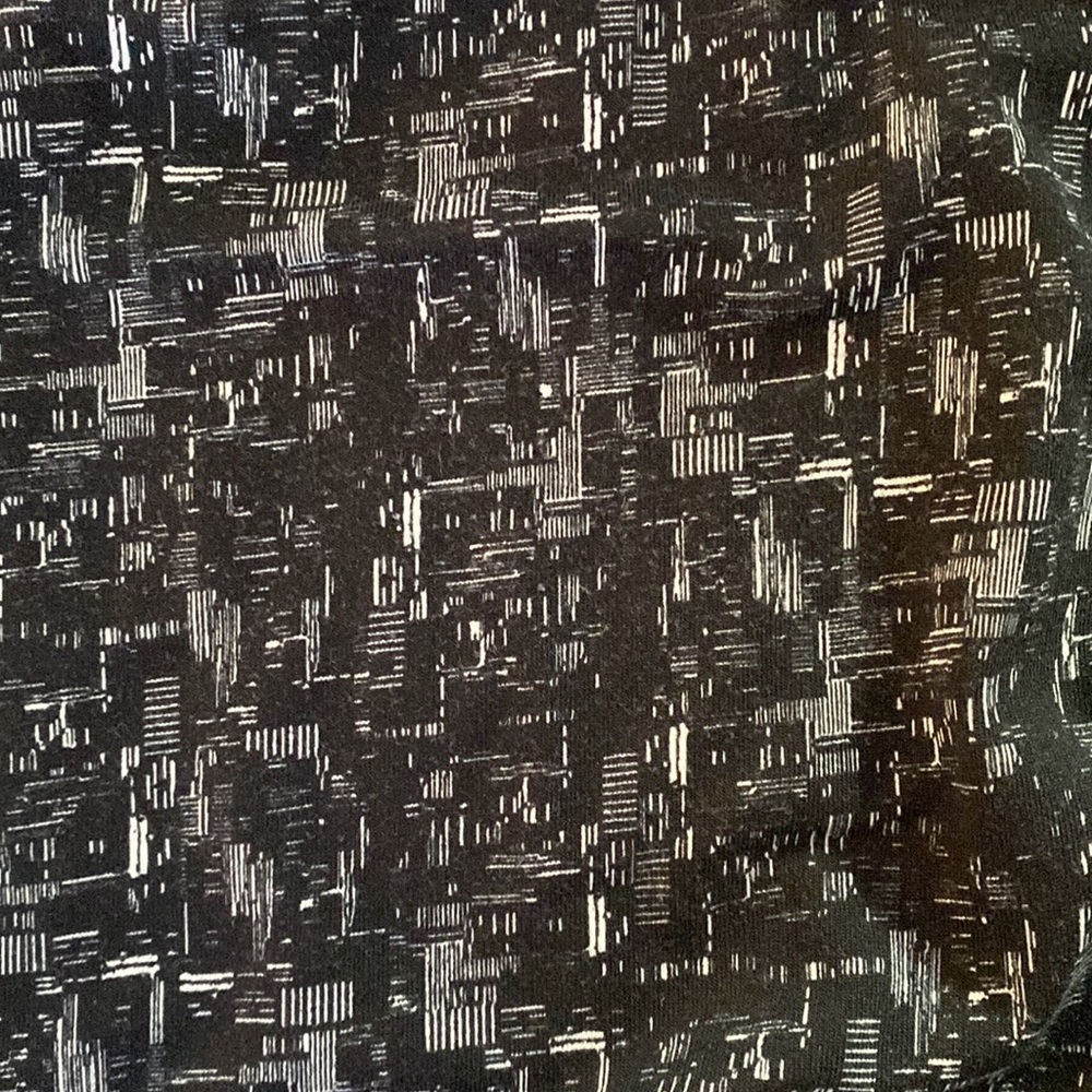LuLaRoe woman’s Perfect T black with white and gray lines pattern size Xs - Picture 3 of 3